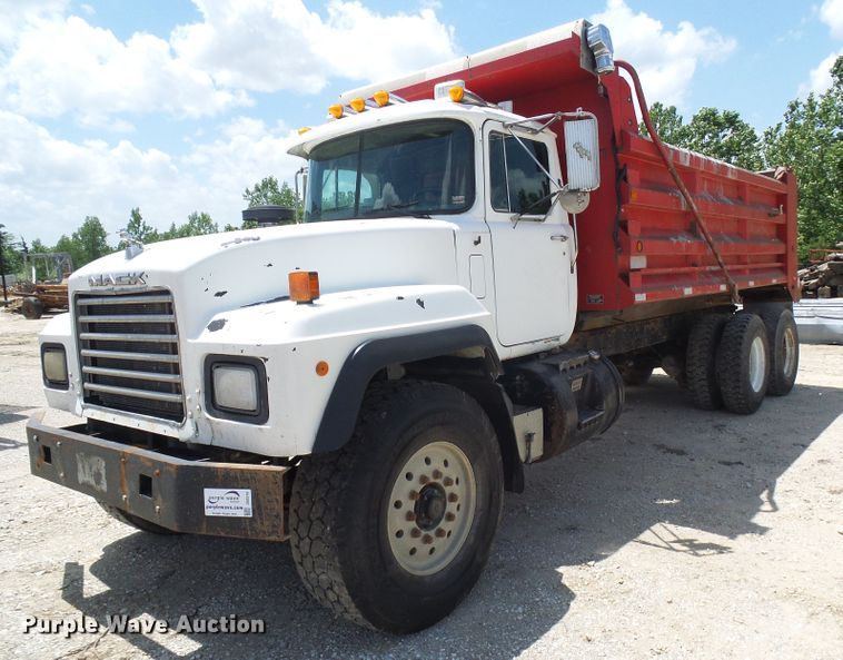 image for item DI0516 2000 Mack RD688S dump truck