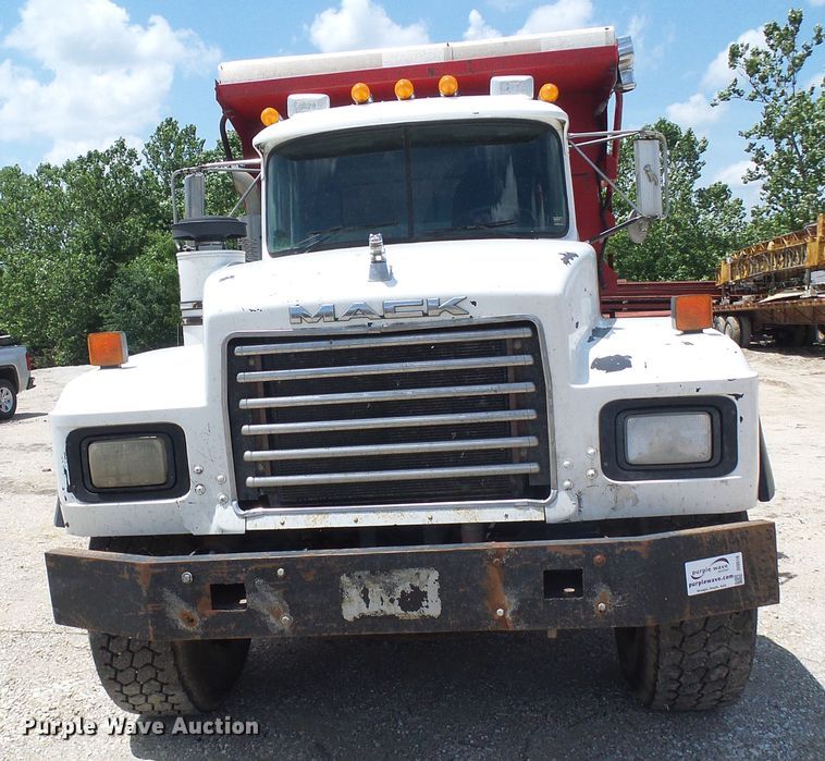 image for item DI0516 2000 Mack RD688S dump truck