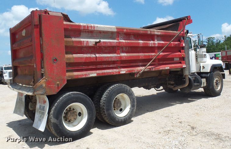 image for item DI0516 2000 Mack RD688S dump truck