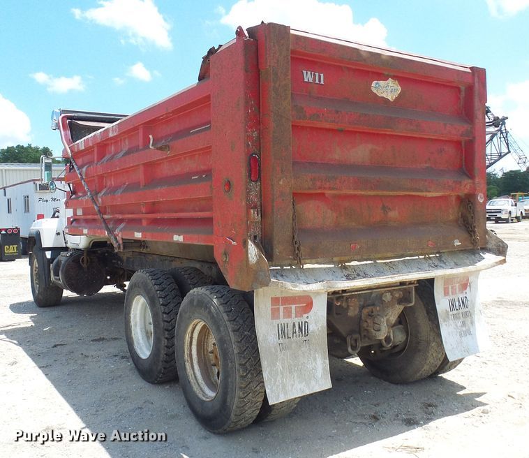 image for item DI0516 2000 Mack RD688S dump truck
