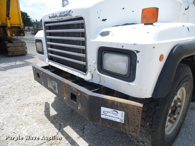 image for item DI0516 2000 Mack RD688S dump truck