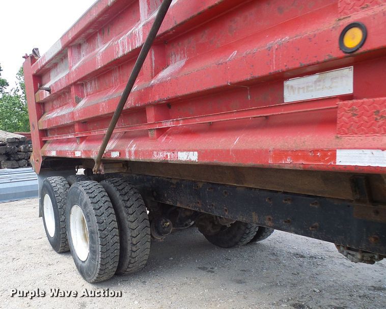 image for item DI0516 2000 Mack RD688S dump truck