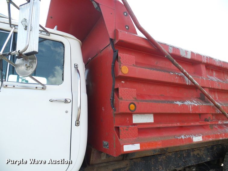 image for item DI0516 2000 Mack RD688S dump truck