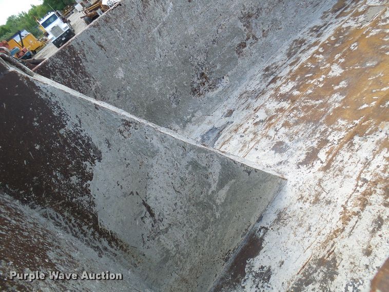 image for item DI0516 2000 Mack RD688S dump truck