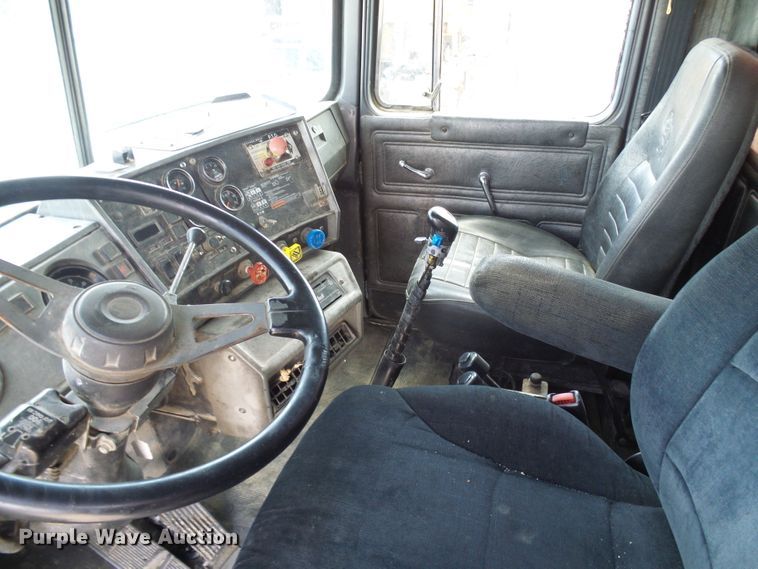 image for item DI0516 2000 Mack RD688S dump truck