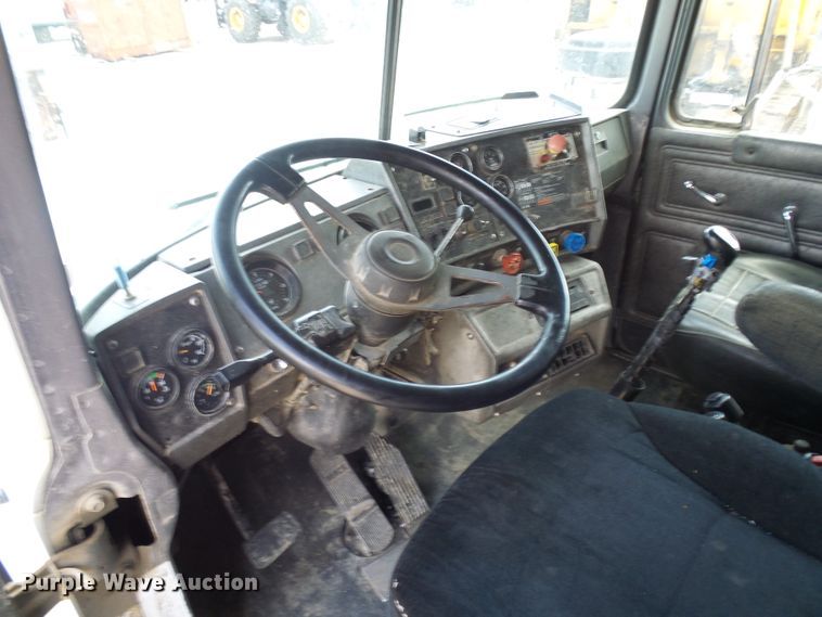 image for item DI0516 2000 Mack RD688S dump truck