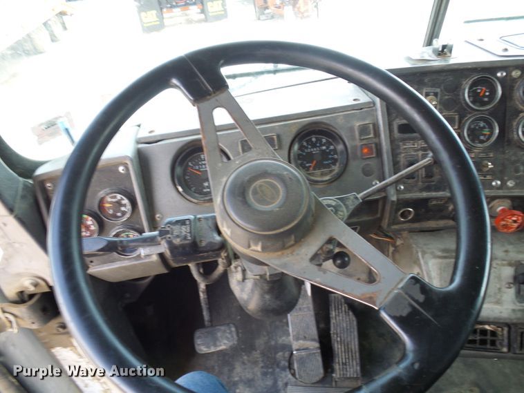 image for item DI0516 2000 Mack RD688S dump truck