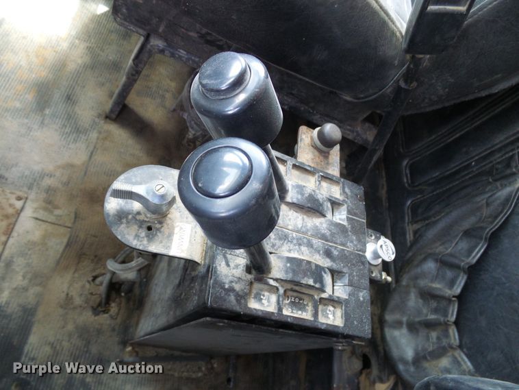 image for item DI0516 2000 Mack RD688S dump truck