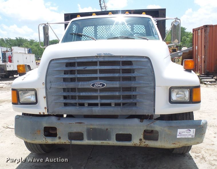 image for item DI0519 1997 Ford F700 dump flatbed truck