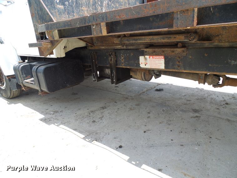 image for item DI0519 1997 Ford F700 dump flatbed truck