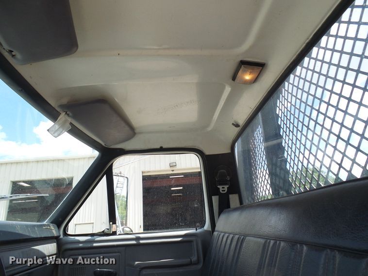 image for item DI0519 1997 Ford F700 dump flatbed truck