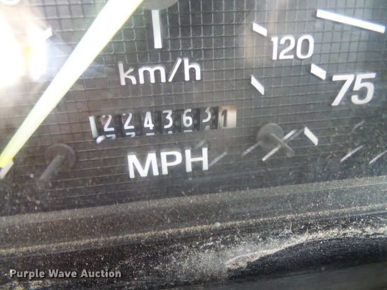 image for item DI0519 1997 Ford F700 dump flatbed truck