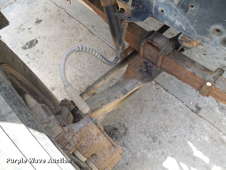 image for item DI0519 1997 Ford F700 dump flatbed truck