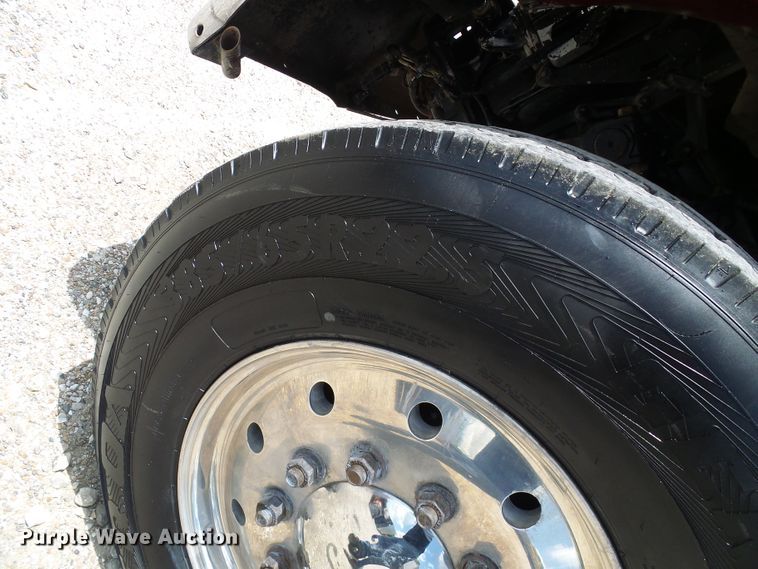 image for item DI0520 2011 Peterbilt 388 semi truck