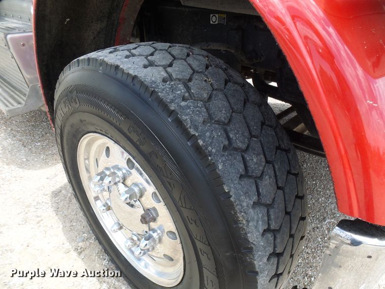 image for item DI0520 2011 Peterbilt 388 semi truck