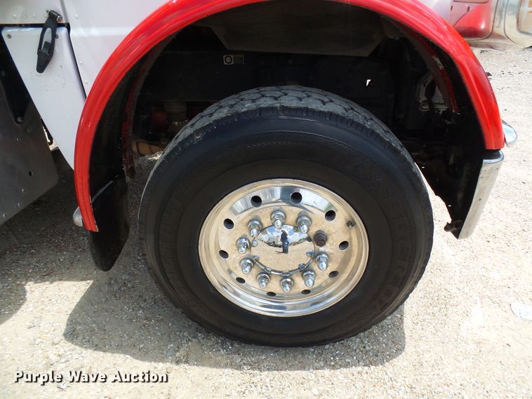 image for item DI0520 2011 Peterbilt 388 semi truck