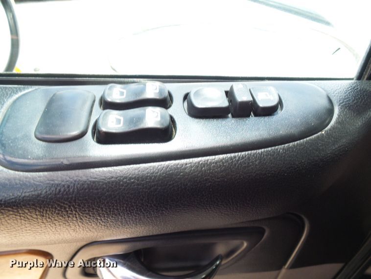 image for item DI0520 2011 Peterbilt 388 semi truck