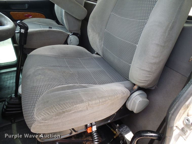 image for item DI0520 2011 Peterbilt 388 semi truck