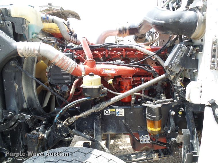 image for item DI0520 2011 Peterbilt 388 semi truck