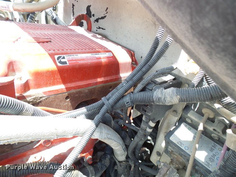 image for item DI0520 2011 Peterbilt 388 semi truck