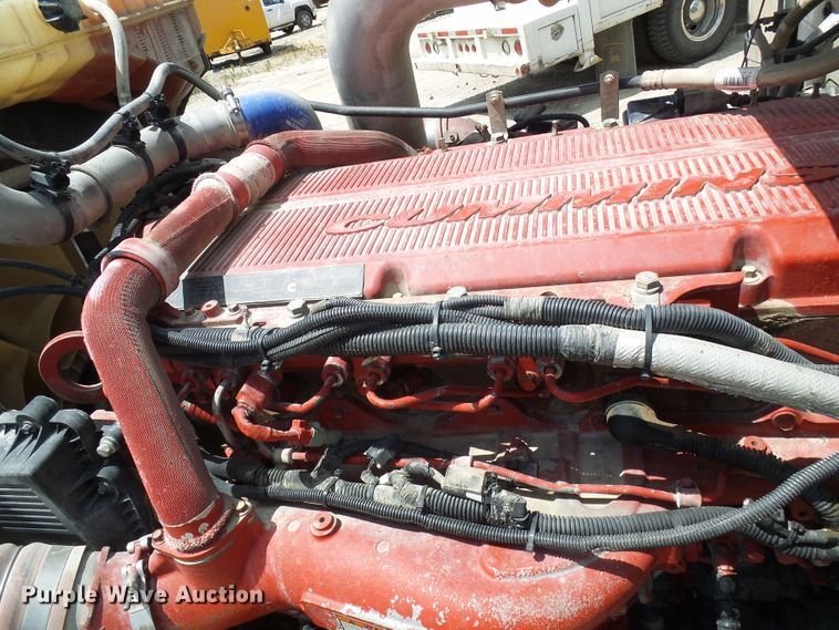 image for item DI0520 2011 Peterbilt 388 semi truck