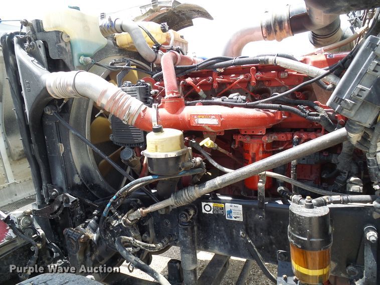 image for item DI0520 2011 Peterbilt 388 semi truck