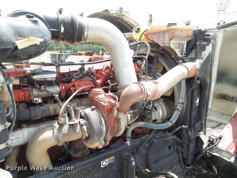 image for item DI0520 2011 Peterbilt 388 semi truck