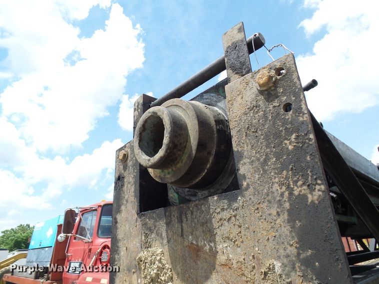 image for item DI0521 ICE 325 diesel hammer