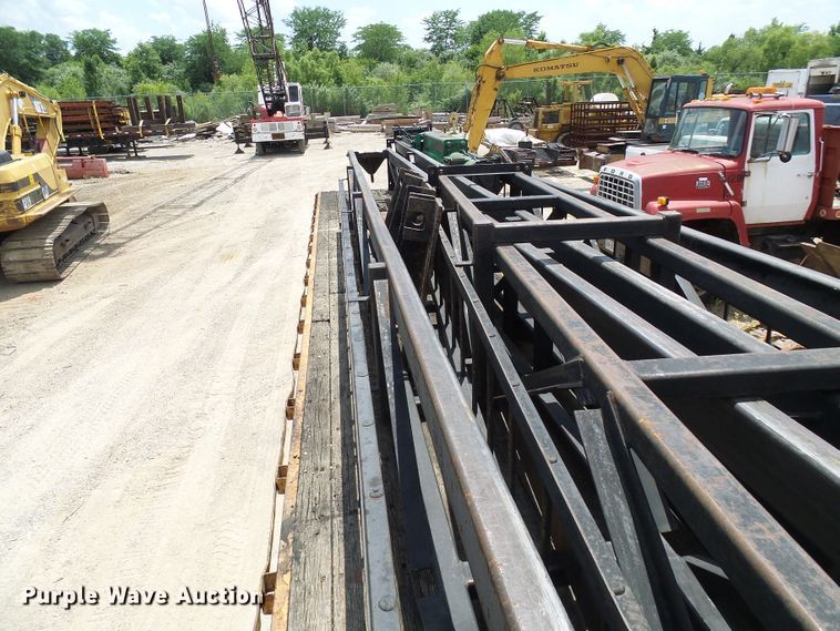 image for item DI0521 ICE 325 diesel hammer