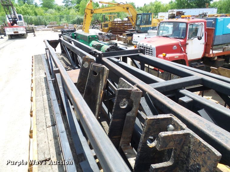 image for item DI0521 ICE 325 diesel hammer