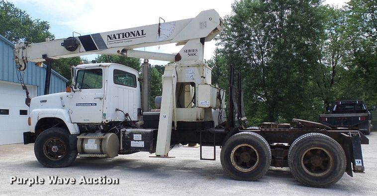 image for item DI0538 1988 Ford LTS9000 crane truck