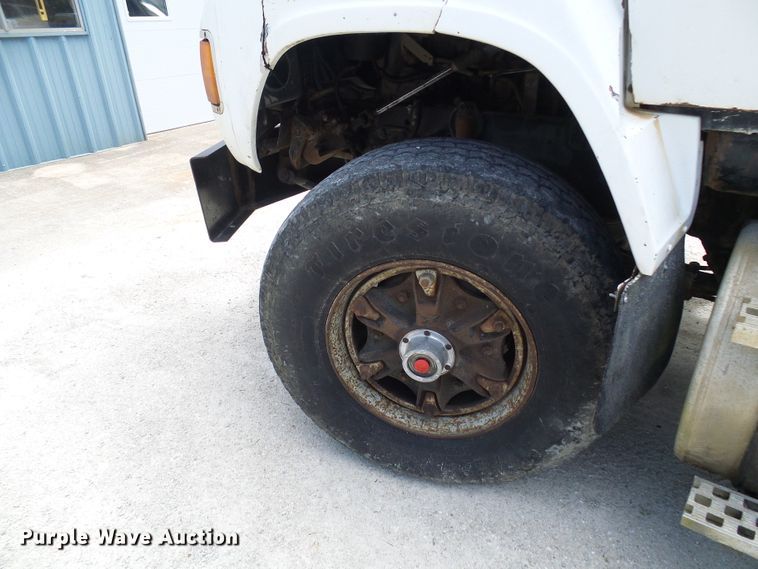 image for item DI0538 1988 Ford LTS9000 crane truck