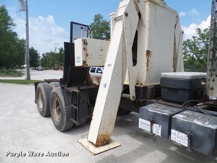 image for item DI0538 1988 Ford LTS9000 crane truck