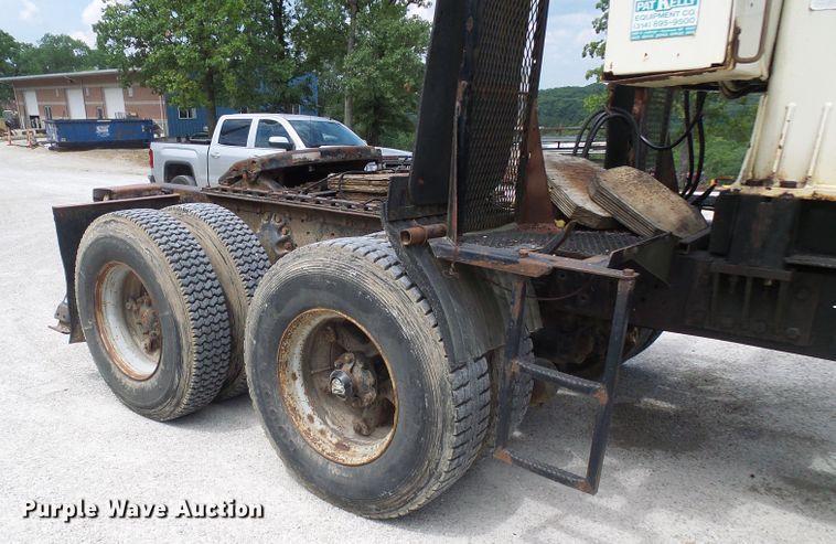 image for item DI0538 1988 Ford LTS9000 crane truck