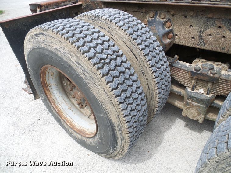 image for item DI0538 1988 Ford LTS9000 crane truck