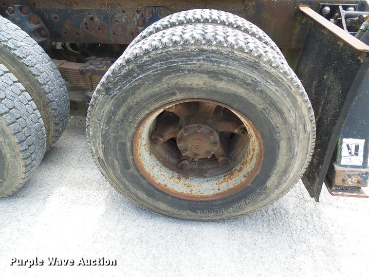 image for item DI0538 1988 Ford LTS9000 crane truck