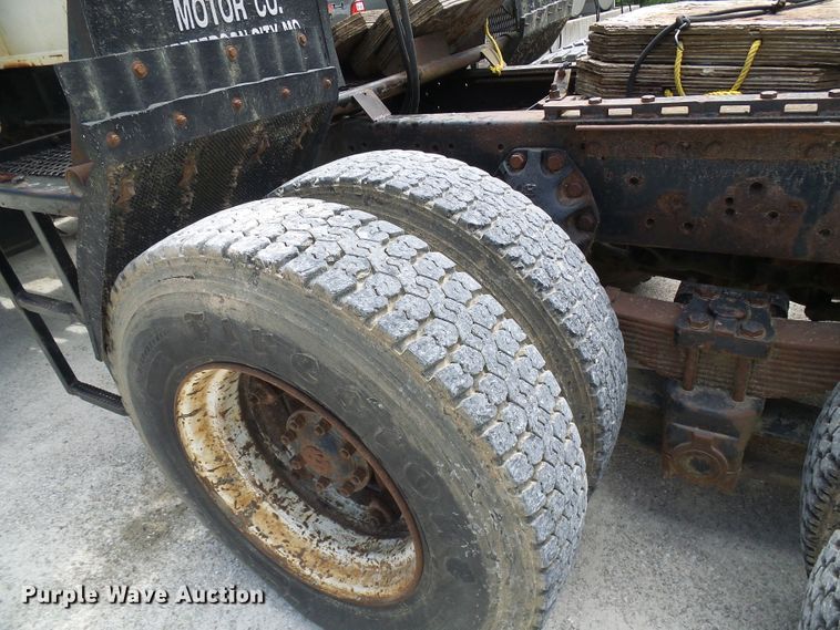 image for item DI0538 1988 Ford LTS9000 crane truck