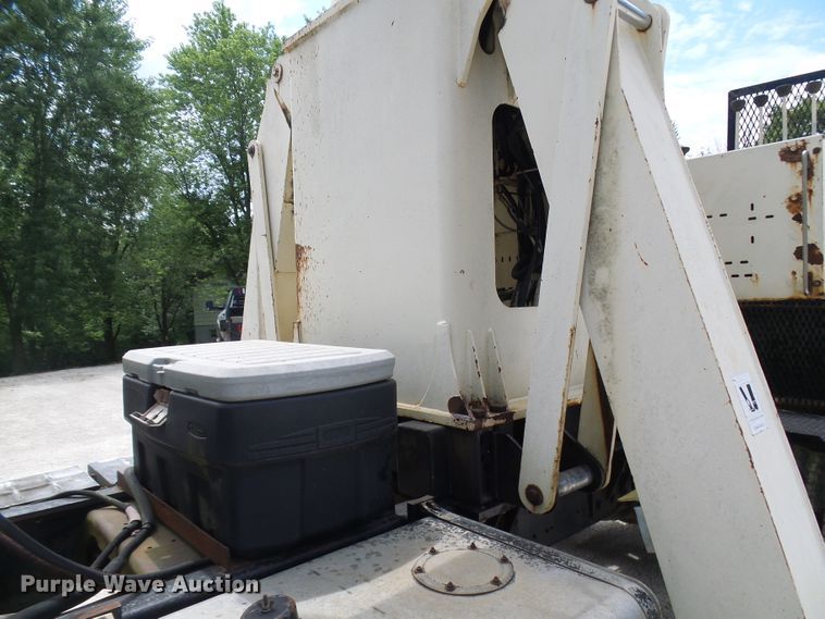 image for item DI0538 1988 Ford LTS9000 crane truck