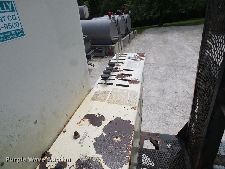 image for item DI0538 1988 Ford LTS9000 crane truck