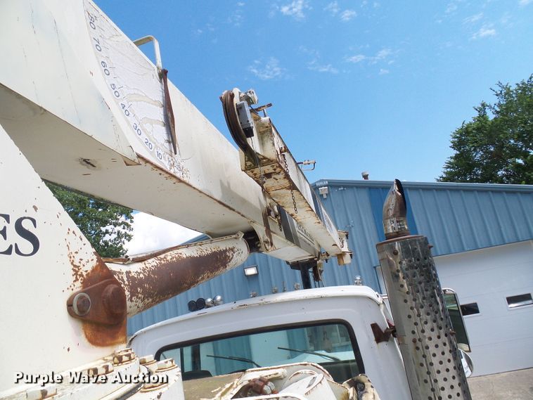 image for item DI0538 1988 Ford LTS9000 crane truck