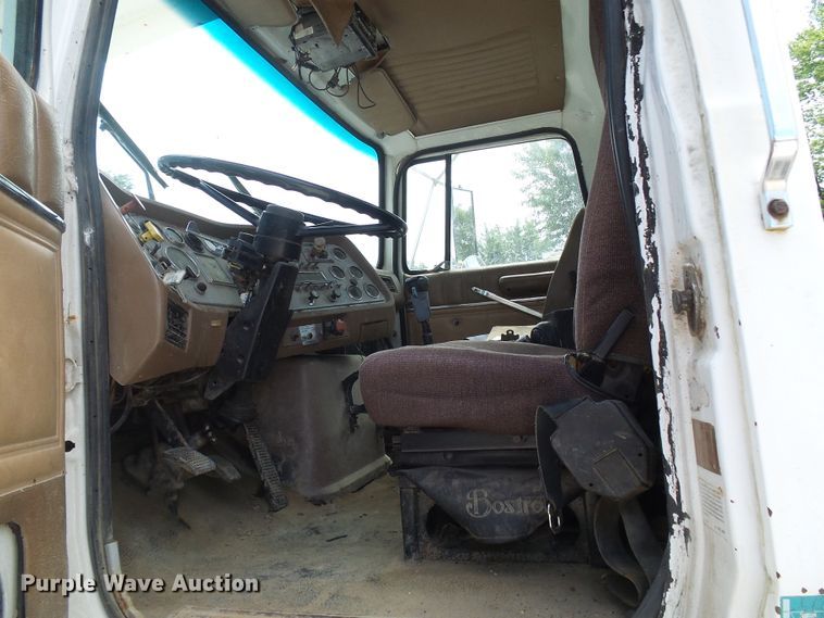 image for item DI0538 1988 Ford LTS9000 crane truck