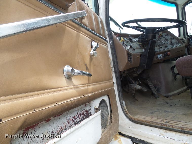 image for item DI0538 1988 Ford LTS9000 crane truck