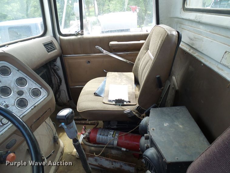 image for item DI0538 1988 Ford LTS9000 crane truck