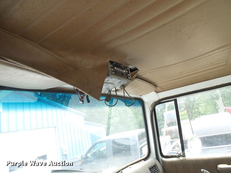 image for item DI0538 1988 Ford LTS9000 crane truck