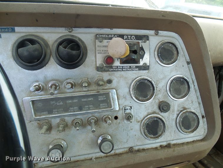 image for item DI0538 1988 Ford LTS9000 crane truck