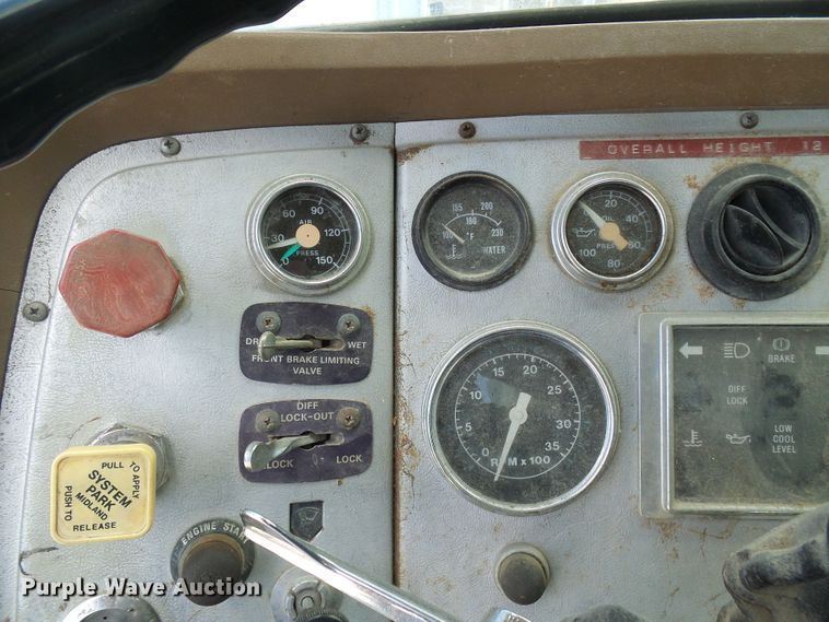 image for item DI0538 1988 Ford LTS9000 crane truck