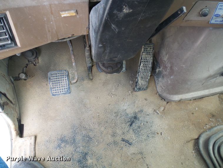 image for item DI0538 1988 Ford LTS9000 crane truck