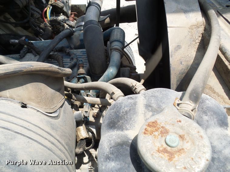 image for item DI0543 2005 International 7400 digger derrick truck