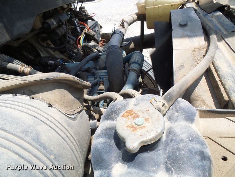 image for item DI0543 2005 International 7400 digger derrick truck