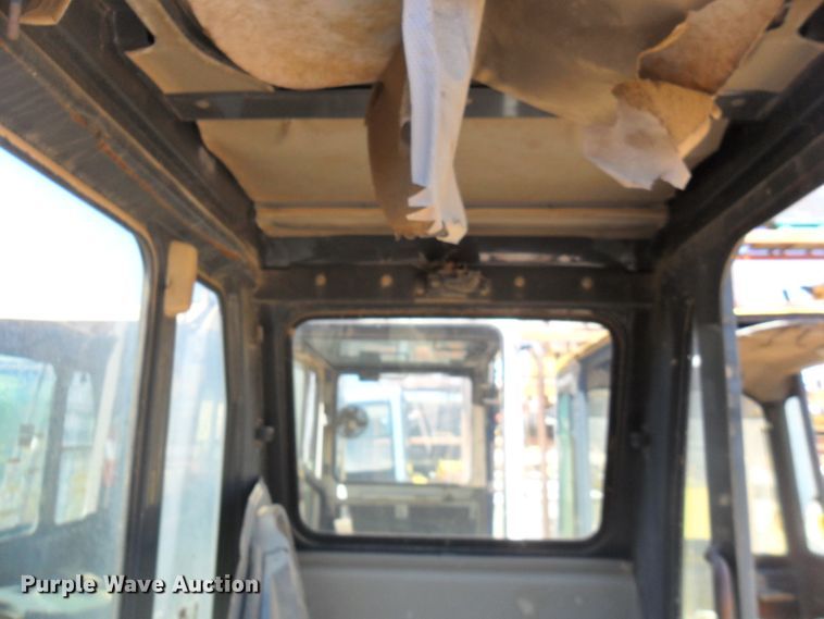 image for item DI9008 Komatsu PC120-6Z cab